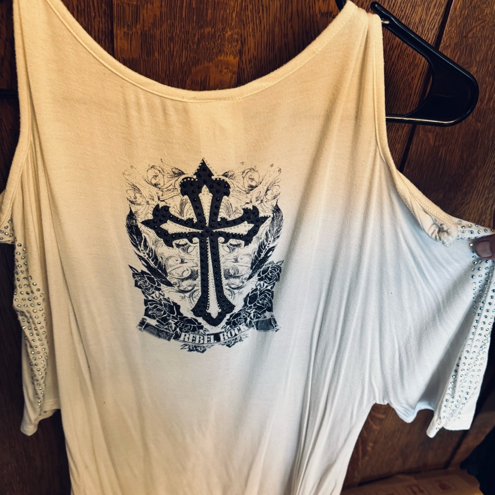 Vocal Cream Sleeveless Cut Out Graphic Blouse